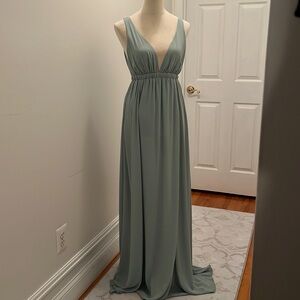 Perfect for a summer wedding in a beautiful sea salt color.